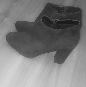 Boot heels NWOT